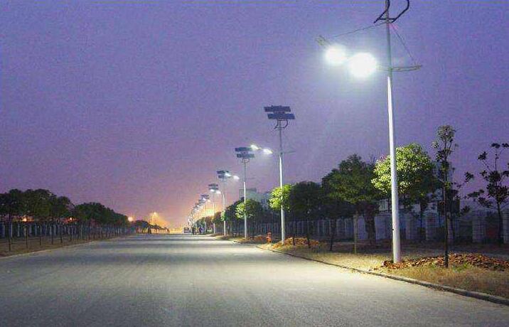 太陽能路燈