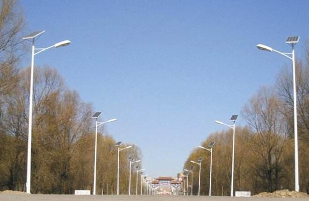 河北保定新農(nóng)村太陽能路燈價格